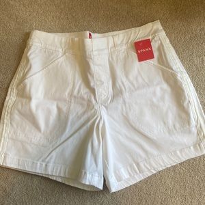 NWT Spanx 6” Twill shorts. Size L.